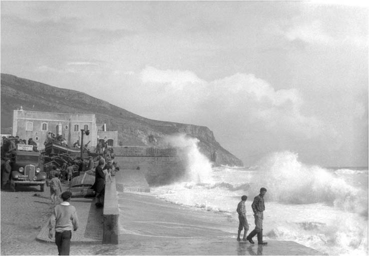 Rearrangement of the Marginal in Sesimbra - Antonio Barreiros Ferreira | Tetractys Arquitectos - Designs | Culture and Recreation