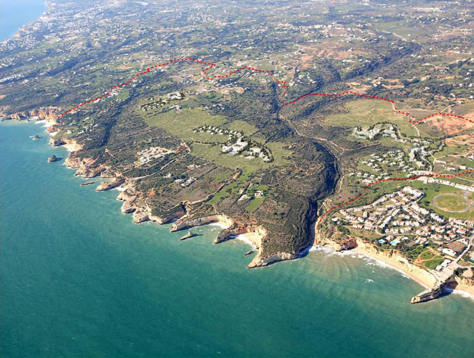 Resort Praia da Marinha - António Barreiros Ferreira | Tetractys Arquitectos - Projetos | Cultura e Turismo